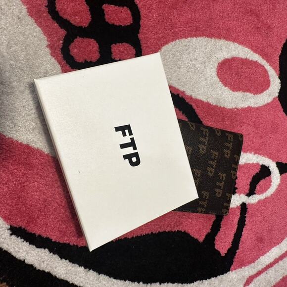 FTP Logo Repeat Card Holder – One Size – Brand New - Picture 5 of 7